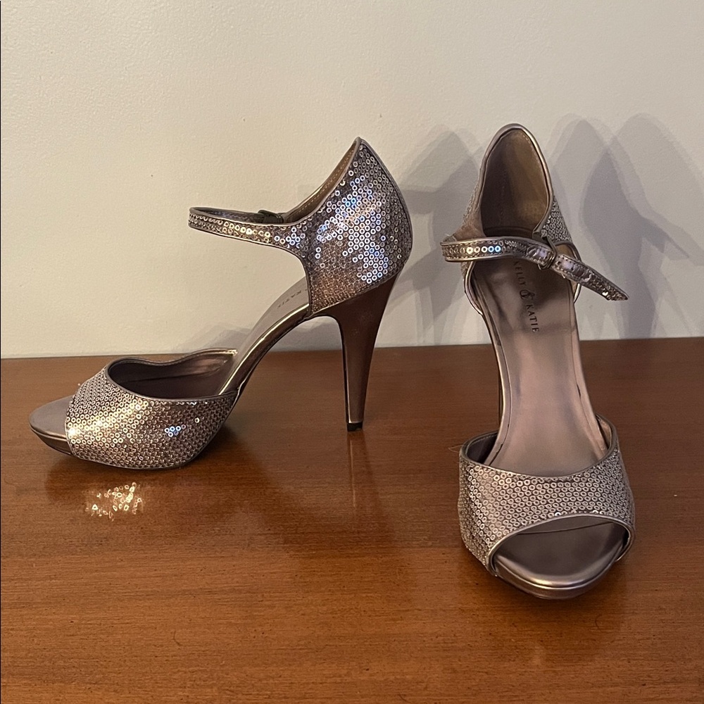 Kelly & Katie Shimmering Silver 4.5” Peep-Toe Heels
